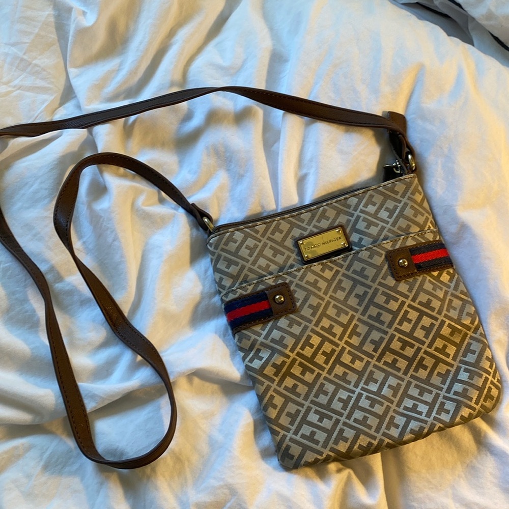 Tommy shoulder bag